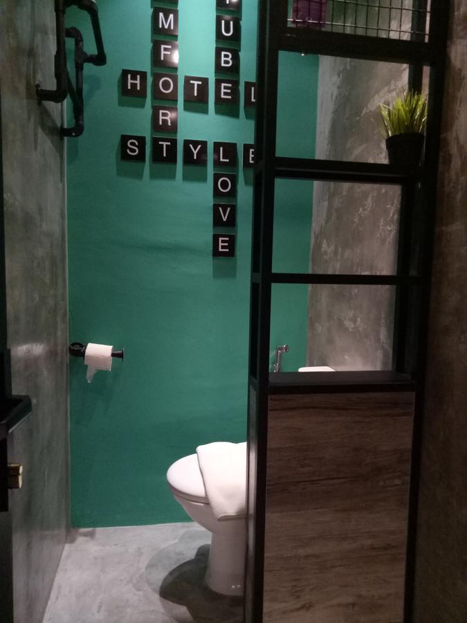 Tube Hotel Klebang Melaka Exterior foto