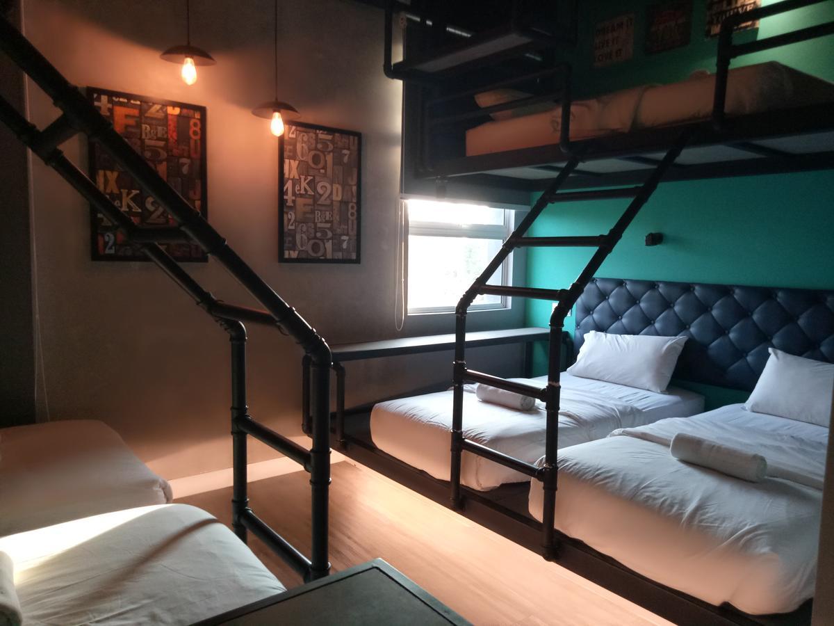 Tube Hotel Klebang Melaka Exterior foto